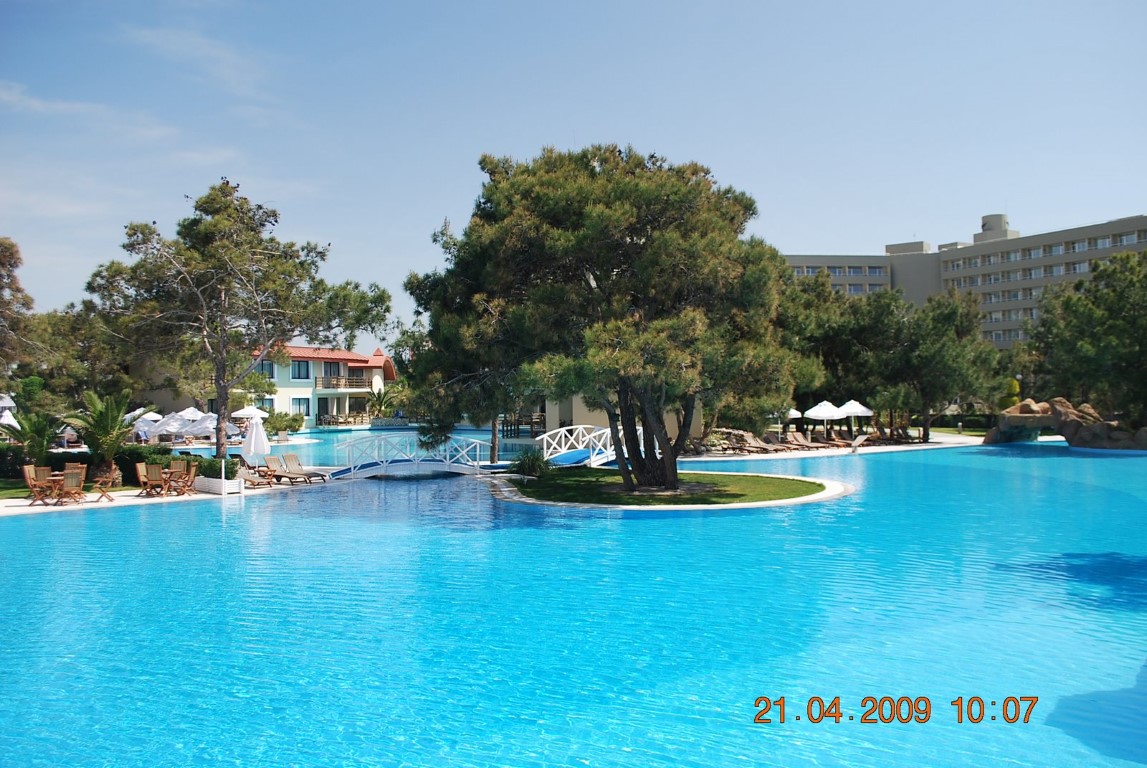 imagini hotel TITANIC LARA